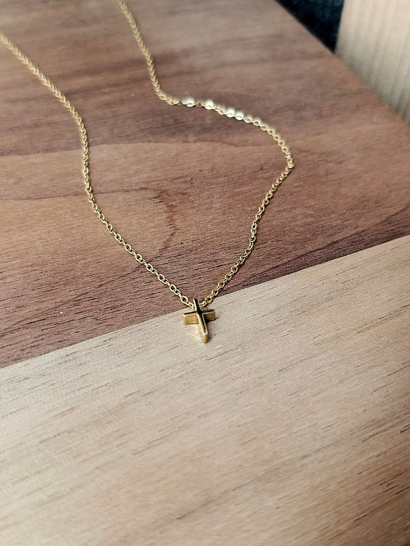 XXS GEOMETRIC CROSS PENDANT GOLD PLATED NECKLACE